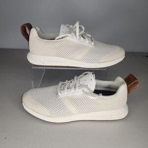 NWOT York Athletics The Henry White Mid Training Sneaker